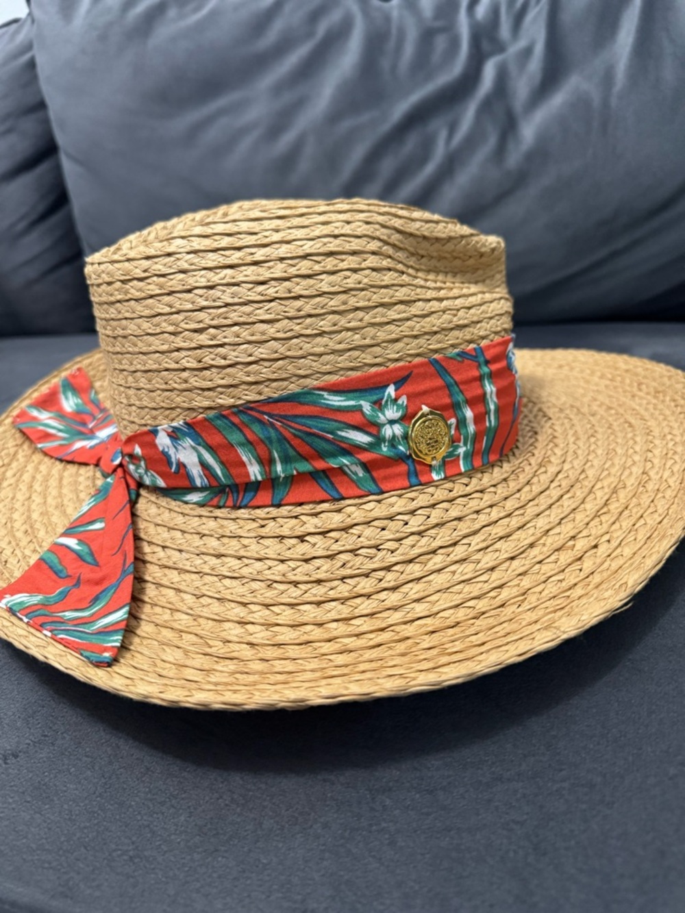 Vince Camuto Tan Straw Fedora with Red & Green Tropical Scarf - Picture 3 of 7